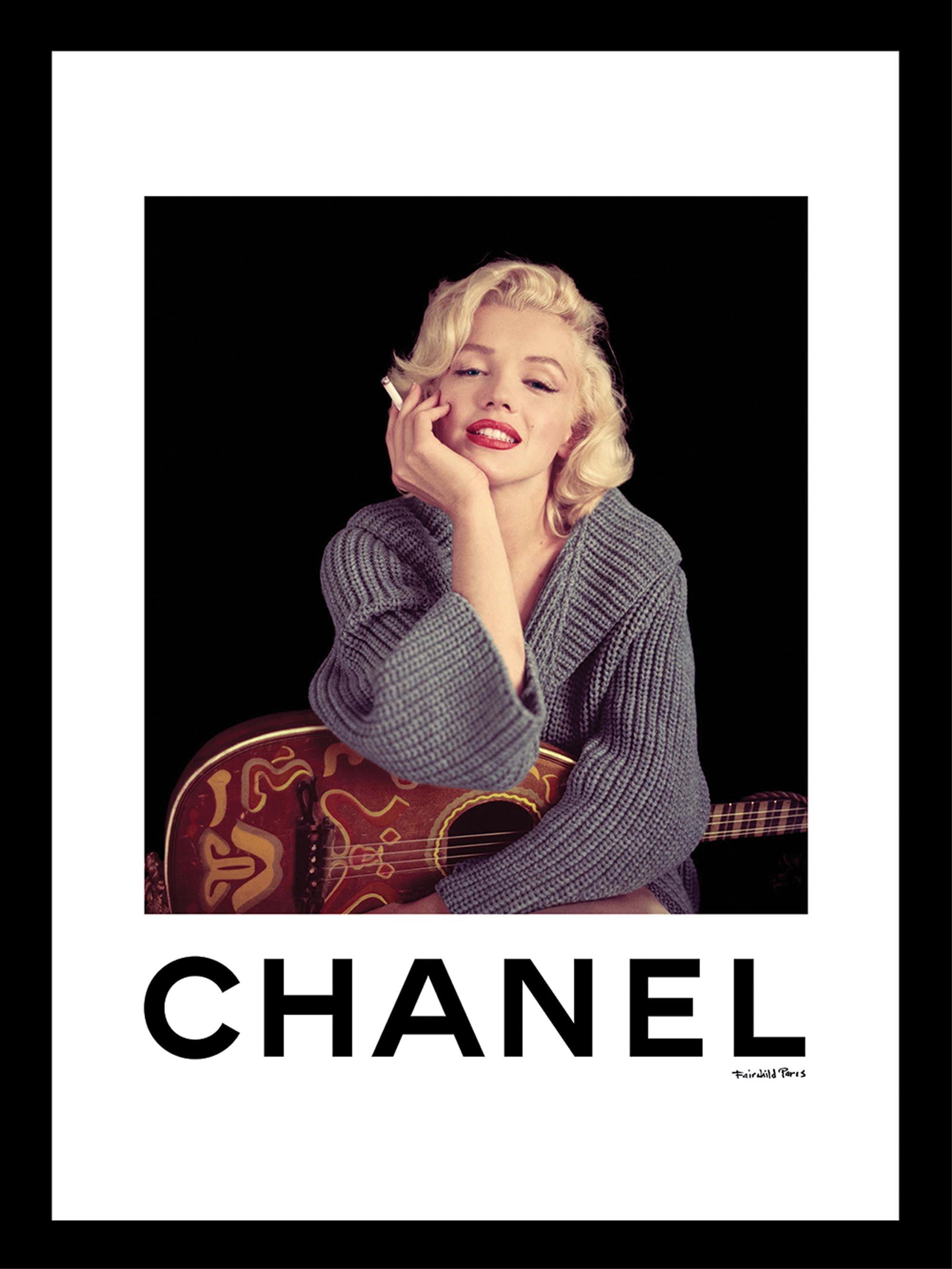 Venice Beach Collection's Marilyn Monroe in all her Comfort 14x18 Framed Print