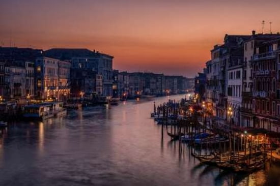 Venice Grand Canal At Sunset Canvas Art - Karen Deakin (24 x 36)