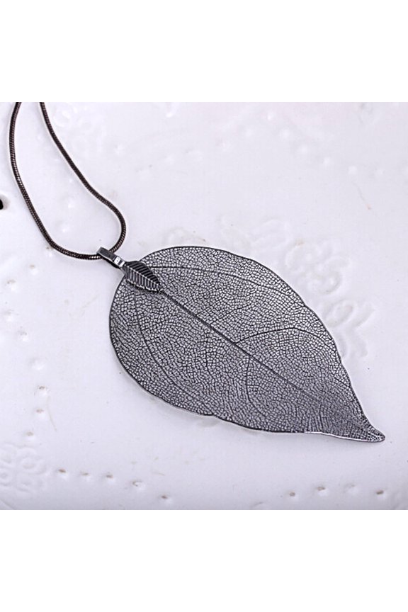 Women Special Leaves Leaf Sweater Pendant Necklace Ladies Long Chain Jewelry Leaf Pendant Necklace Ladies Long Chain Jewelry