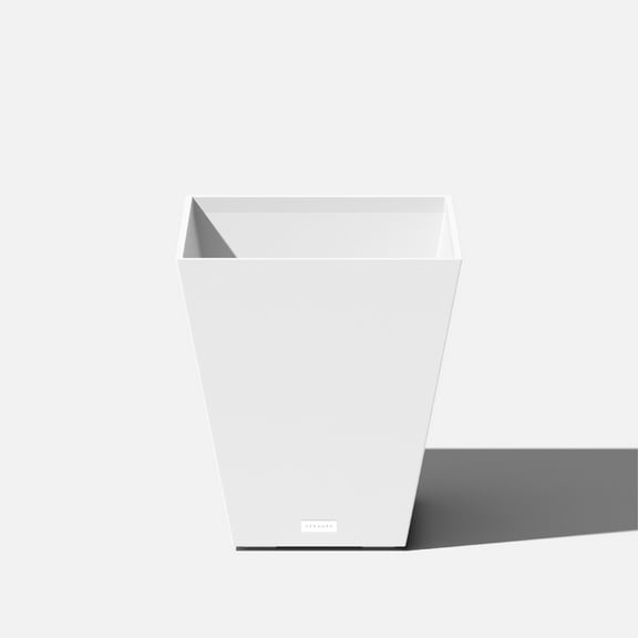 Veradek Pure Series Nobleton 18" Plastic Planter - White