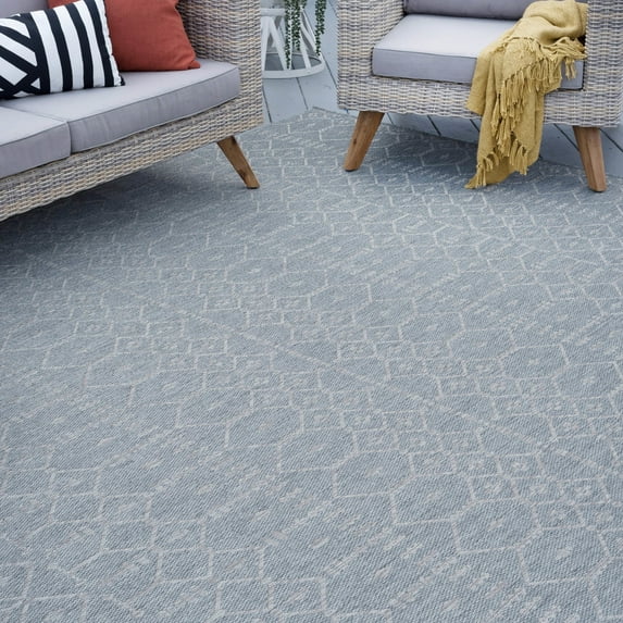 Veranda Contemporary 4' x 5' Gray and Cream Polypropylene Outdoor Area Rug