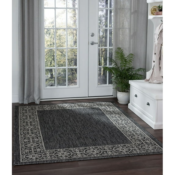 Veranda Traditional 8' x 10' Black and Light Gray Polypropylene Outdoor Area Rug