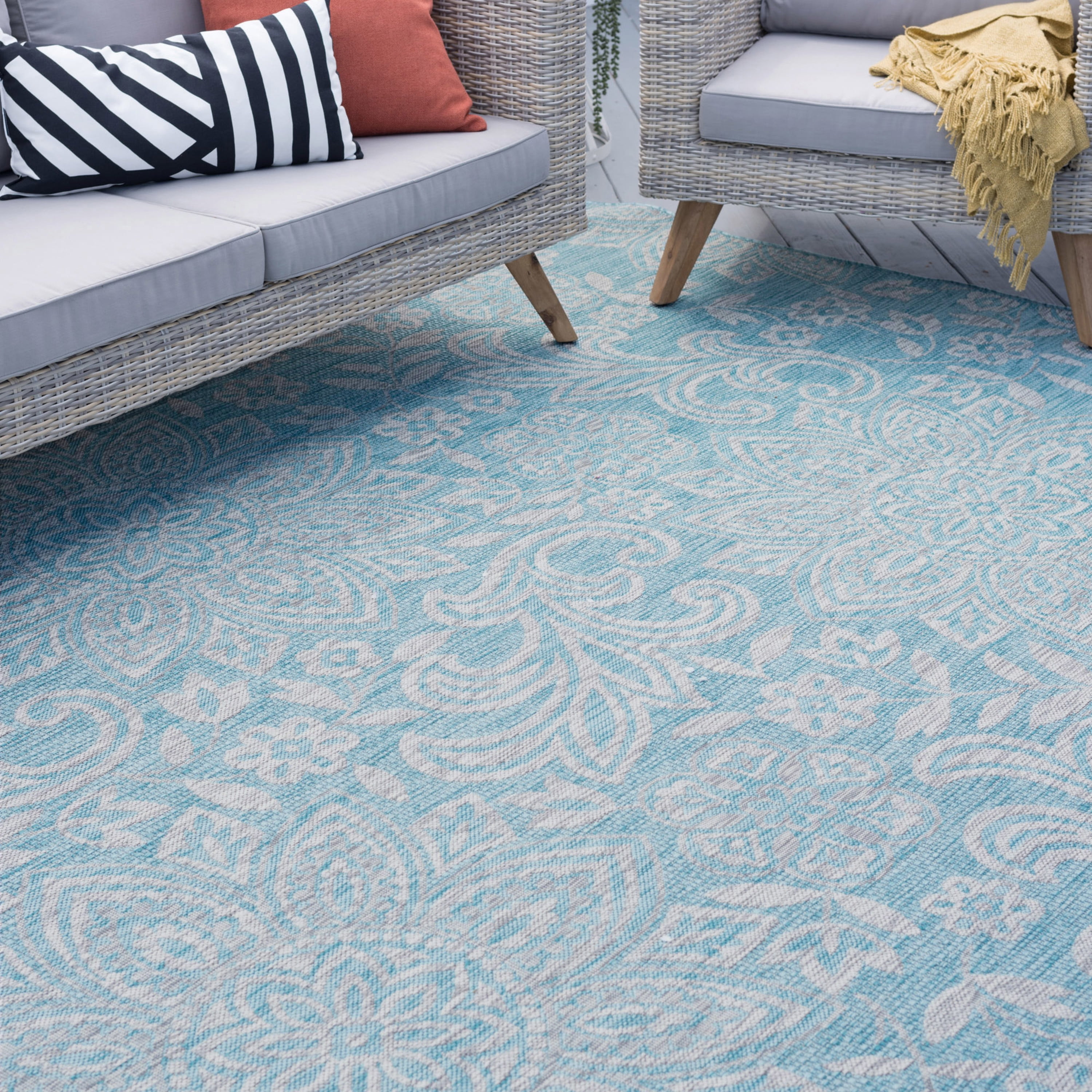 Veranda Transitional 5' x 7' Aqua and Light Gray Polypropylene Outdoor Area Rug