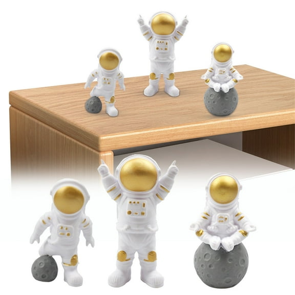Verdsylv Desk Decorations, 3-Pack Astronaut Figurine Set Mini Sculpture Desktop Decoration for Office Desk, Shelf, Bookshelf, Display, Collector, Decorative Ornament, Astronaut Decor, Gold