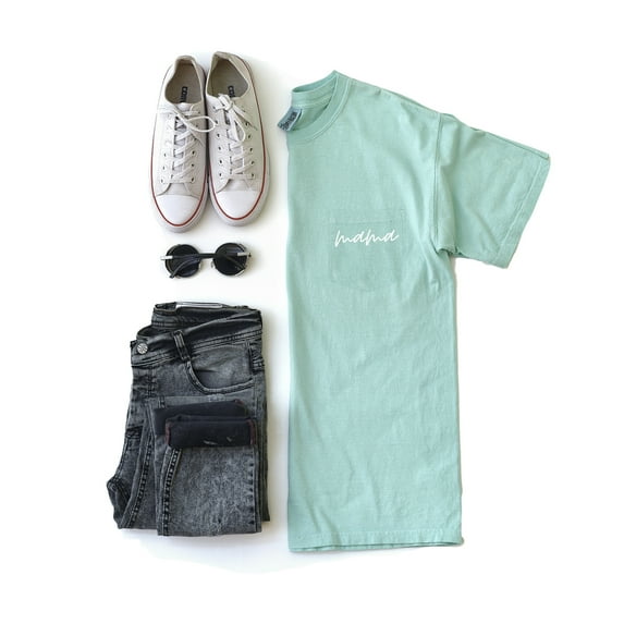 Verita Culture Mama Cursive Pocket Shirts Women Mama Letter Printed T-Shirt Graphic Tee Casual Short Sleeve Tops