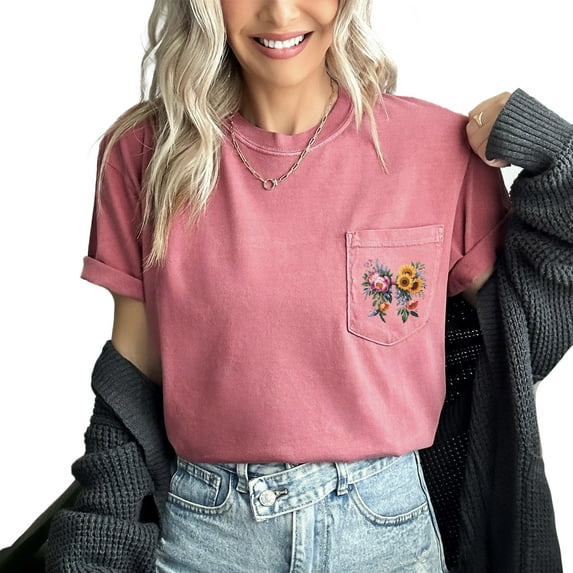 Verita Culture Women's Vintage Wildflowers Ribbon Pocket T Shirt Boho Wildflower Graphic Loose Tees Short Sleeve Casual Tops