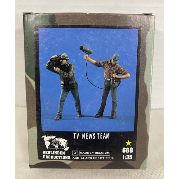 Verlinden 1/35 TV News Team in Action (Cameraman & Mic Operator) (2 Figures) 688