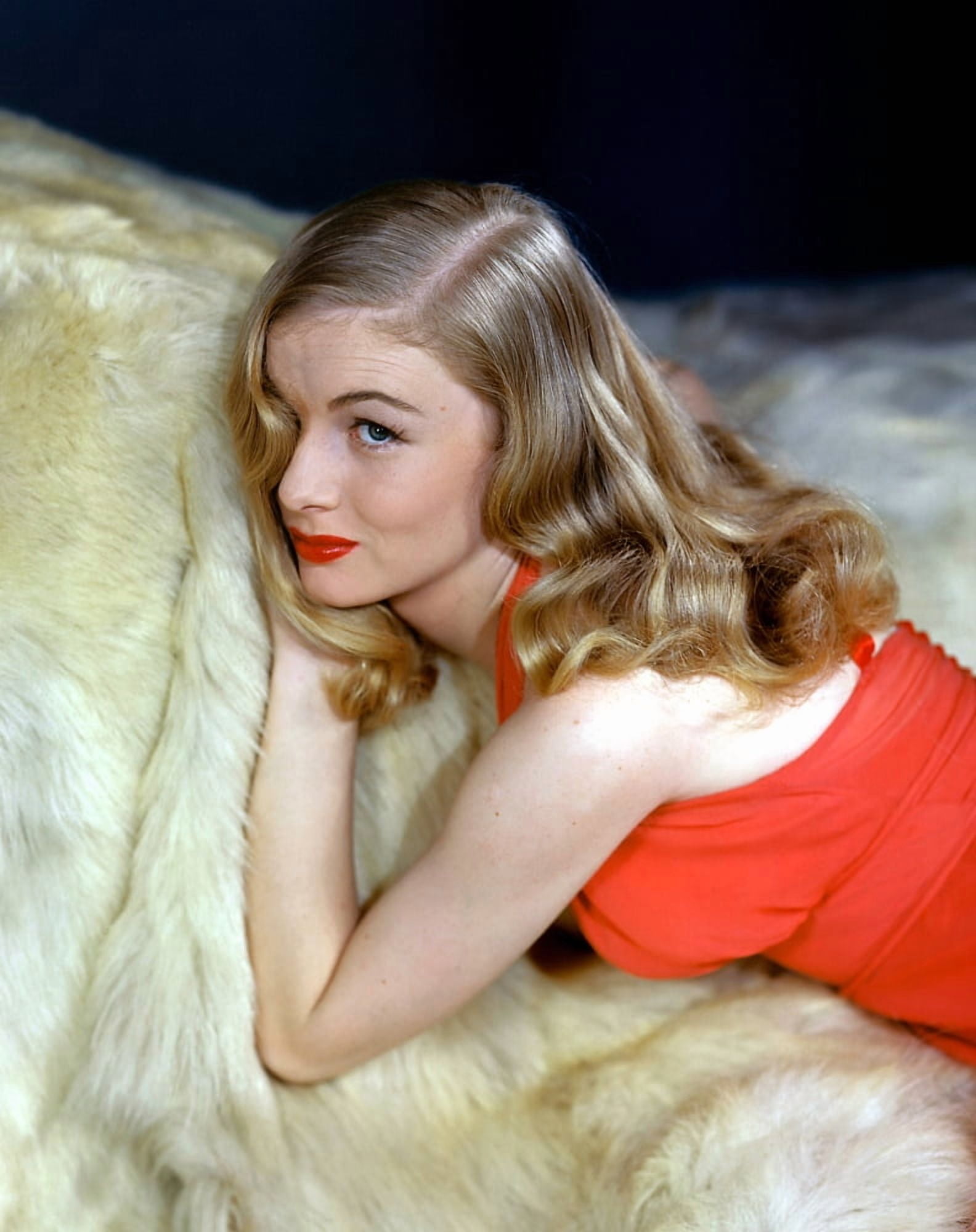 Veronica Lake Canvas Art - (16 x 20)