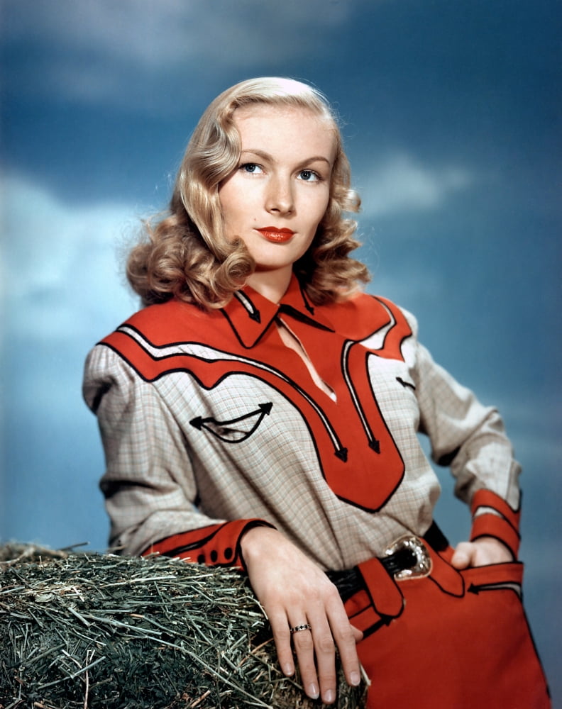 Veronica Lake Canvas Art - (16 x 20)