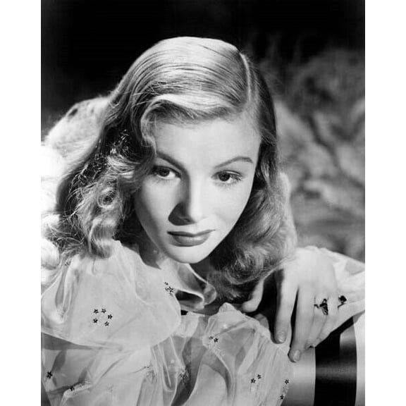 Veronica Lake beautiful portrait femme fatale look 8x10 inch photo
