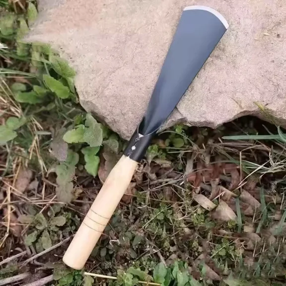 Versatile Garden Shovel for Planting Flowers Weeding Loosening Soil with Sturdy Iron Hoe for Wild Vegetables Harvest