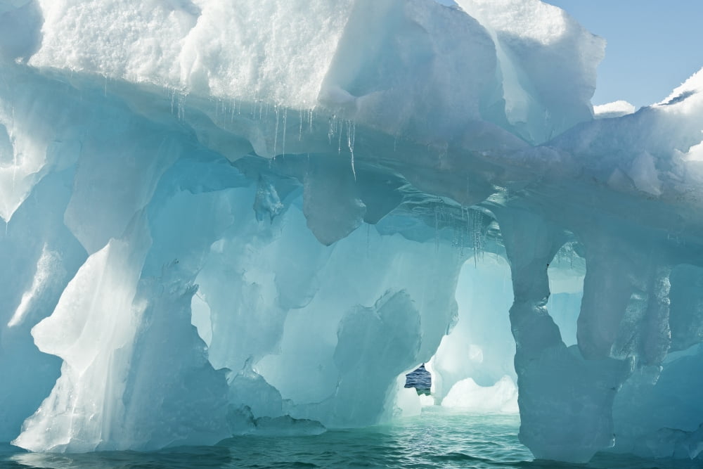 Very old iceberg Pleaneau Island Antarctic Peninsula Canvas Art - Daisy Gilardini Design Pics (19 x 12)