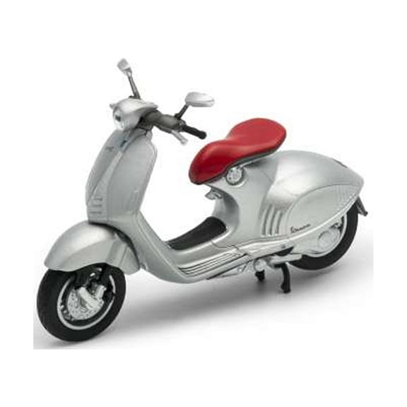 Vespa 946 (2014) Motorcycle [1:18 scale in Silver]