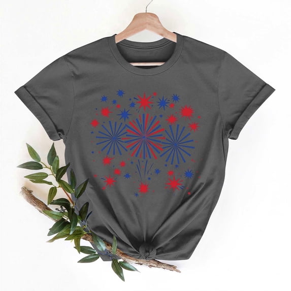 Vetsdori Women's Red White and Blue Shirts Short Sleeve Casual Pullover Fourth of July USA Years Anniversary Independence Day Graphic,Crew Neck Summer Shirts for Women Patriotic