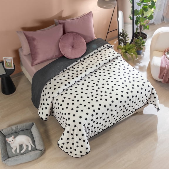 Vianney Comforter Twin Novo Polka Patterned Design Soft Fleece Material Lightweight and Cozy Throw for Couch or Bed Year Round Comfort and Stylish Decor