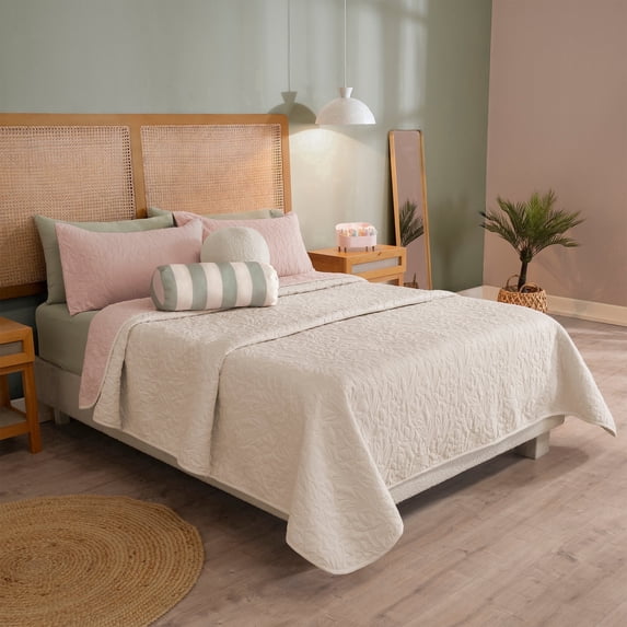 Vianney Comforter Queen Novo Rose Lightweight and Soft Fleece Material Cozy Throw Year Round Comfort Bedding