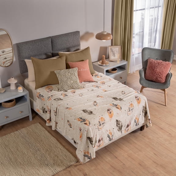 Vianney - King Size Lightweight Fleece Blanket - Soft Cream with Grey and Coral Feather Pattern - Year-Round Cozy Comfort and Stylish Bedroom Decor