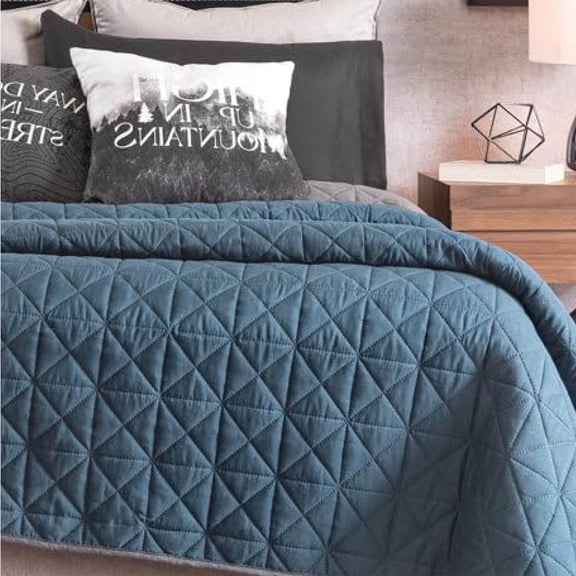 Vianney King Size Comforter - Reversible Lightweight Blanket 110x93 Inches - Novo Cobalto Design in Cobalt Blue and Dark Grey - Soft Triangular Quilt Pattern for Year-Round Comfort