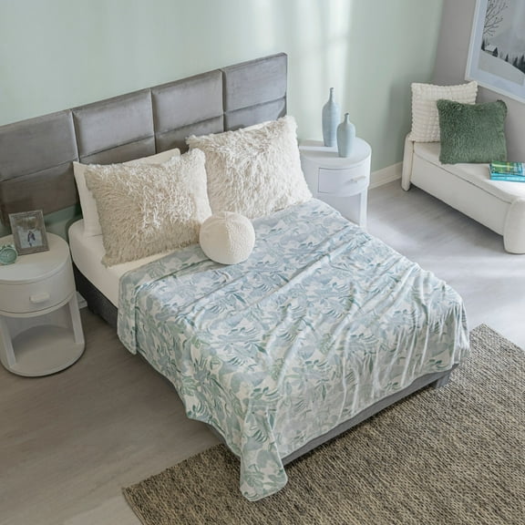 Vianney - Lightweight Blanket - Aspen/King Size - Beauty Soft 100% Polyester Fabric - Lightweight Year-Round Warmth and Machine Washable