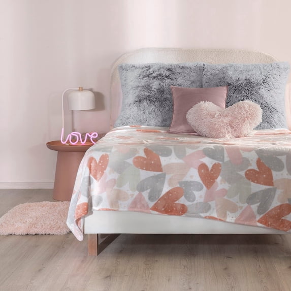 Vianney Love Queen Size Lightweight Fleece Blanket with Pink Coral and Grey Heart Pattern Soft Cozy Throw for Year-Round Comfort and Bedroom Decor