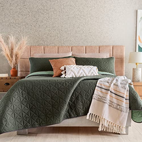 Vianney - Twin Comforter - 71x93 Inches - Reversible Olive Bedding with Triangular Quilt Pattern - Lightweight and Breathable Year-Round Blanket