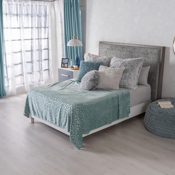 Vianney Sky King Size Lightweight Fleece Blanket in Light Blue with Metallic Embellishment