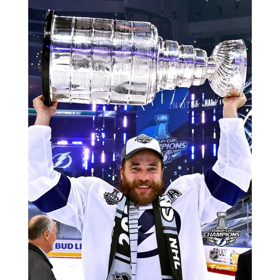 Victor Hedman Tampa Bay Lightning Unsigned 2020 Stanley Cup Champions Raising Cup Photograph