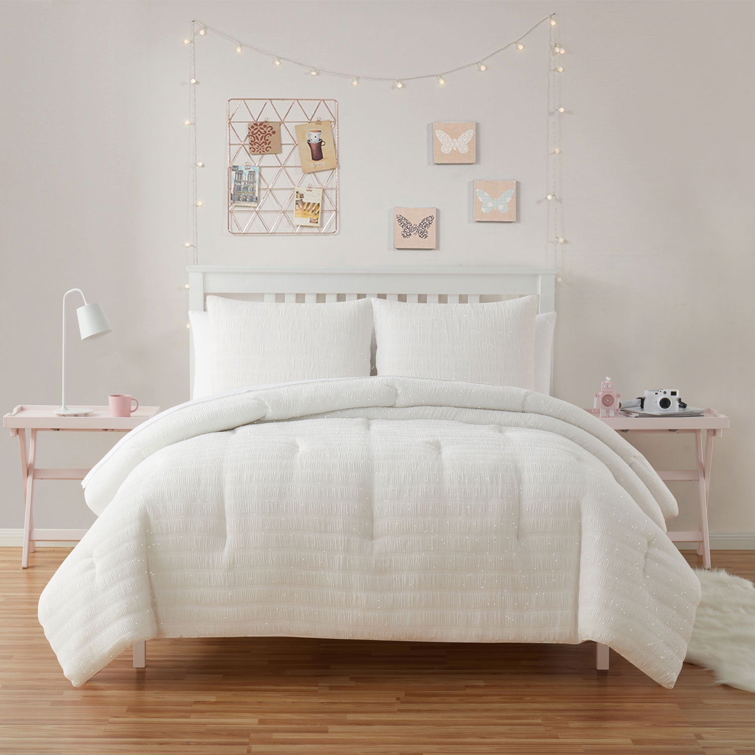 Victoria Classics Tahari Home Kids Glitter Seersucker Solid Comforter