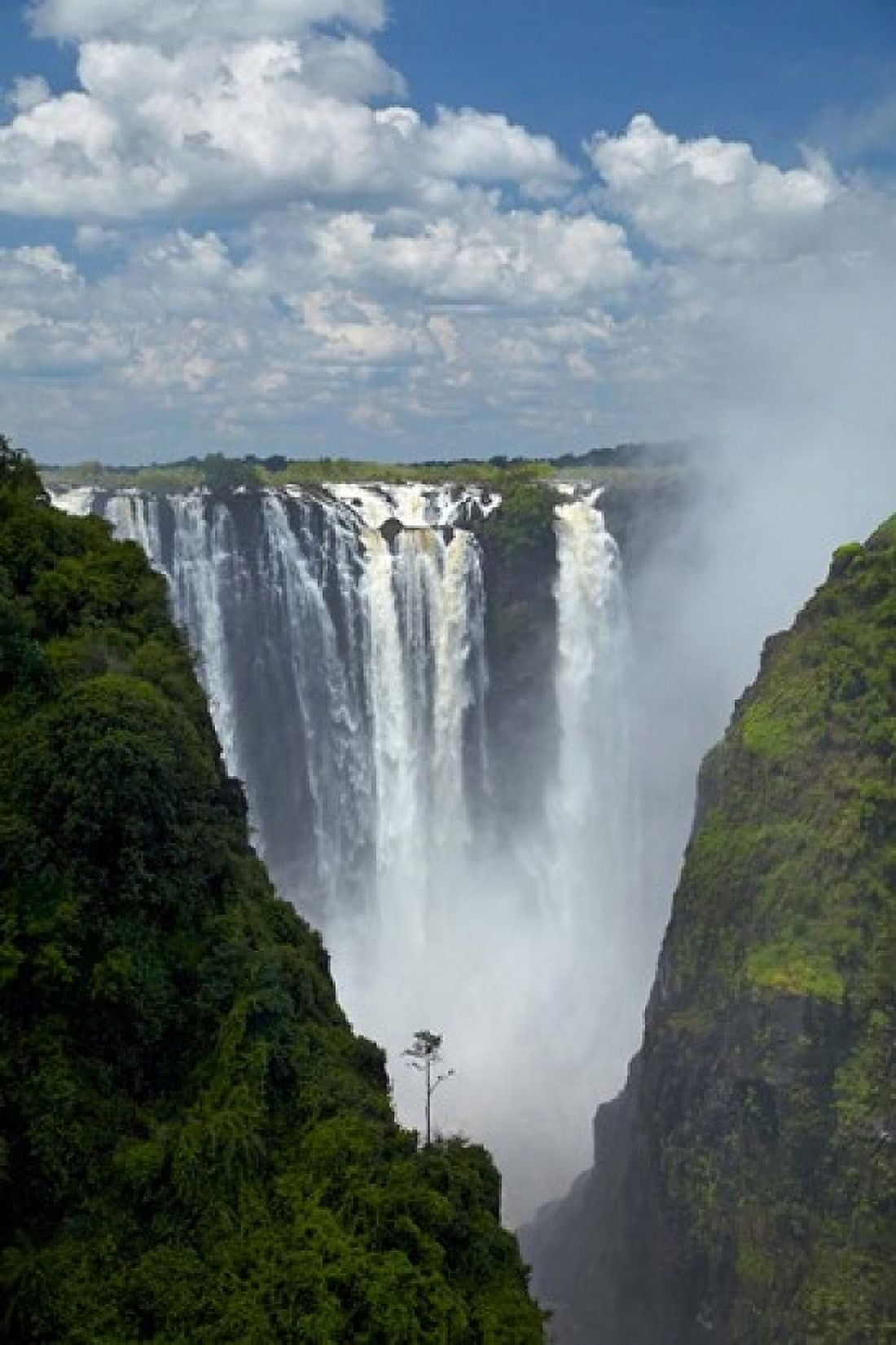 Victoria Falls Mosi-oa-Tunya Zimbabwe Africa Canvas Art - David Wall DanitaDelimont (25 x 38)
