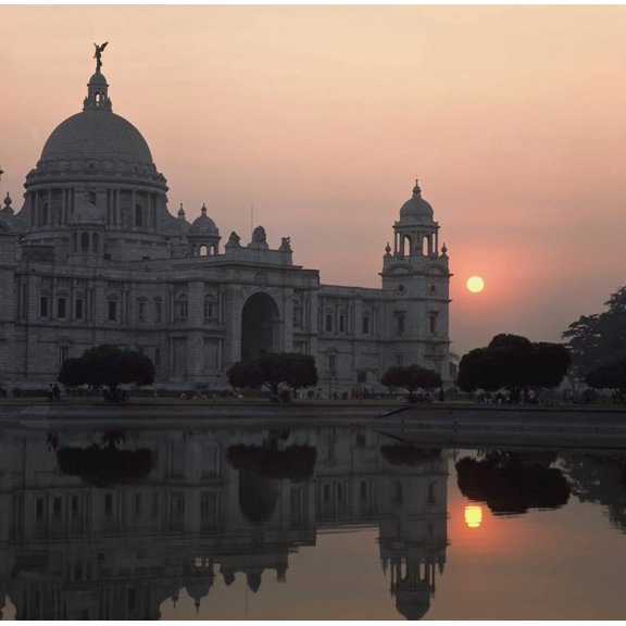 Victoria Memorial Canvas Art - David Constantine Design Pics (24 x 24)