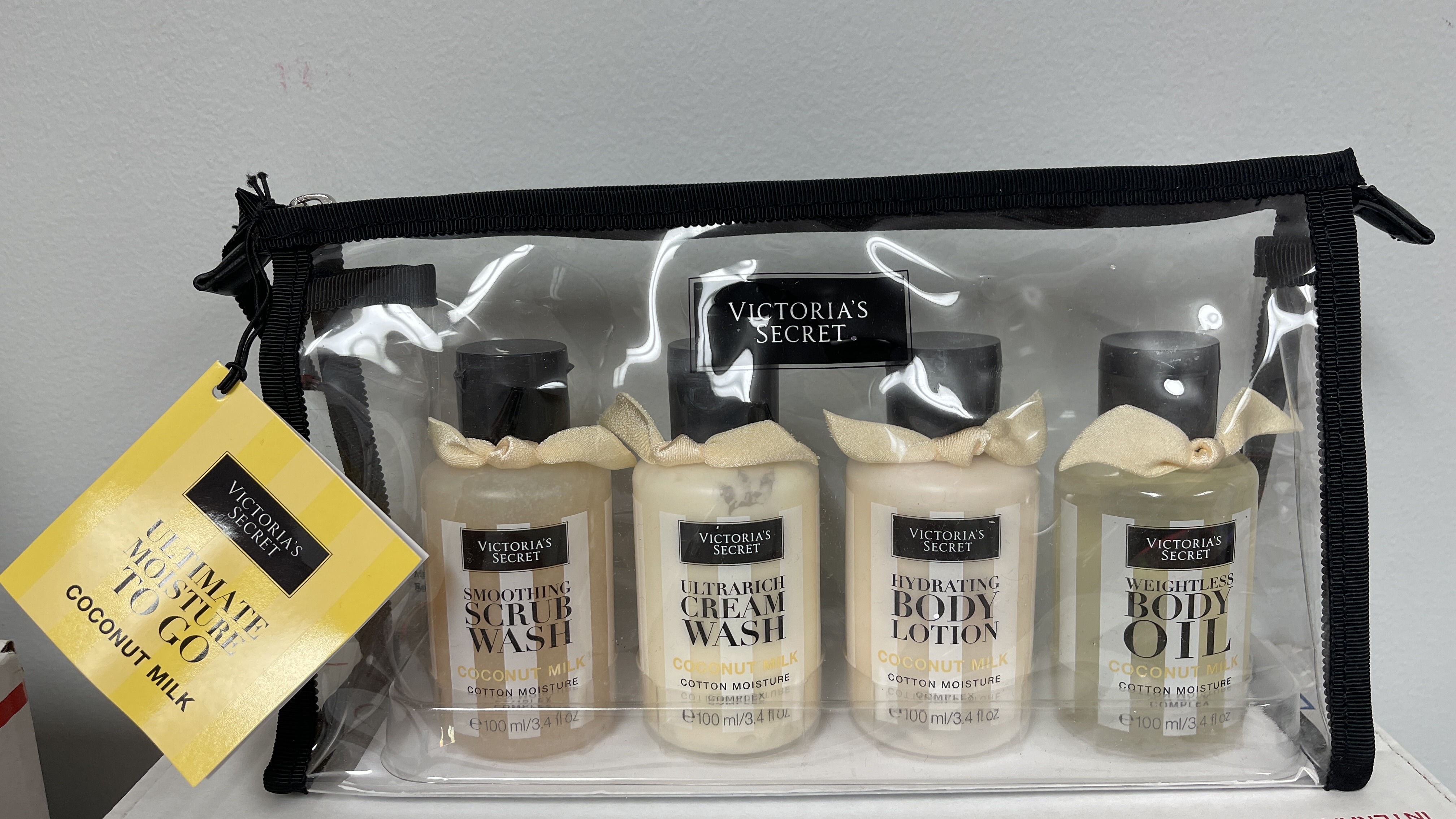 Victoria's Secret Ultimate Moisture System Coconut Milk Scrub Wash