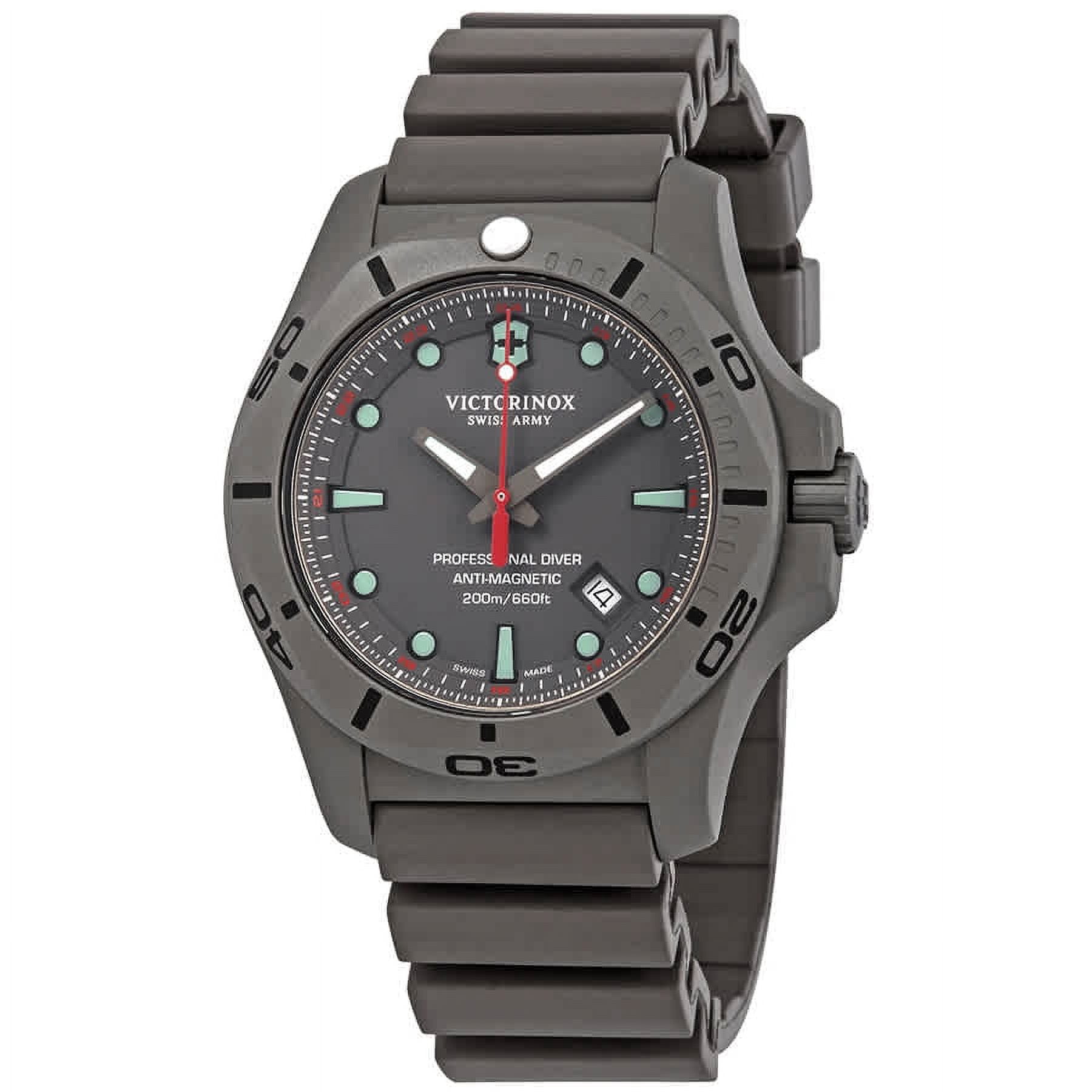 めろにゃん Victorinox-I-N-O-X-