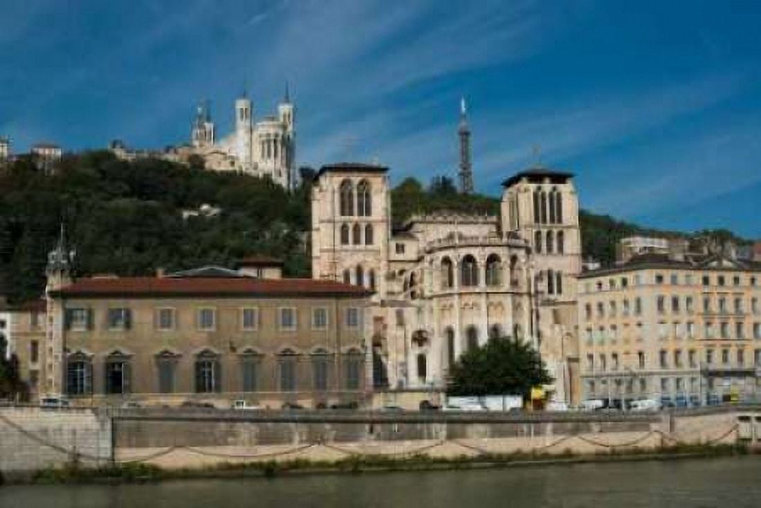 Vieux Lyon I Canvas Art - Erin Berzel (12 x 18)