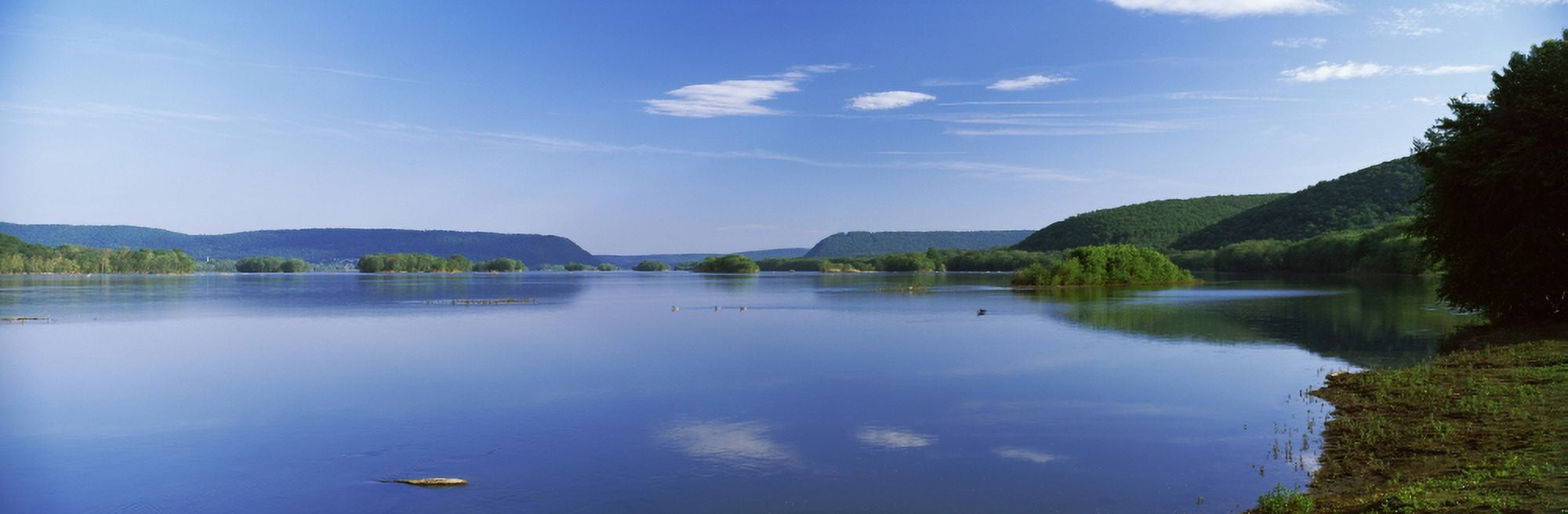 View of the Susquehanna River Harrisburg Pennsylvania USA Canvas Art - Panoramic Images (6 x 18)