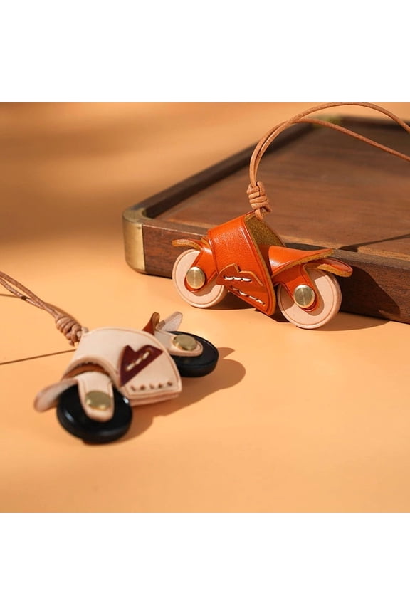 Cute Keychains for Backpack Leather Motorcycle Pendant Unique Accessory Stylish Decorative Keychain Bag for Motorbike Riders Car Lovers Personalized Gift