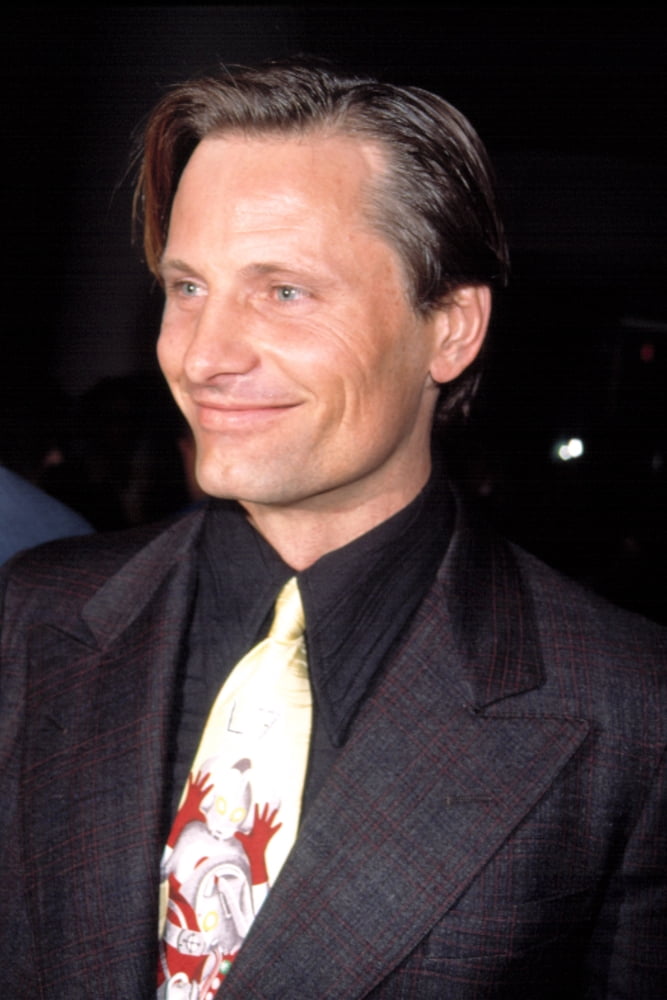 Viggo Mortensen Canvas Art - (16 x 20)