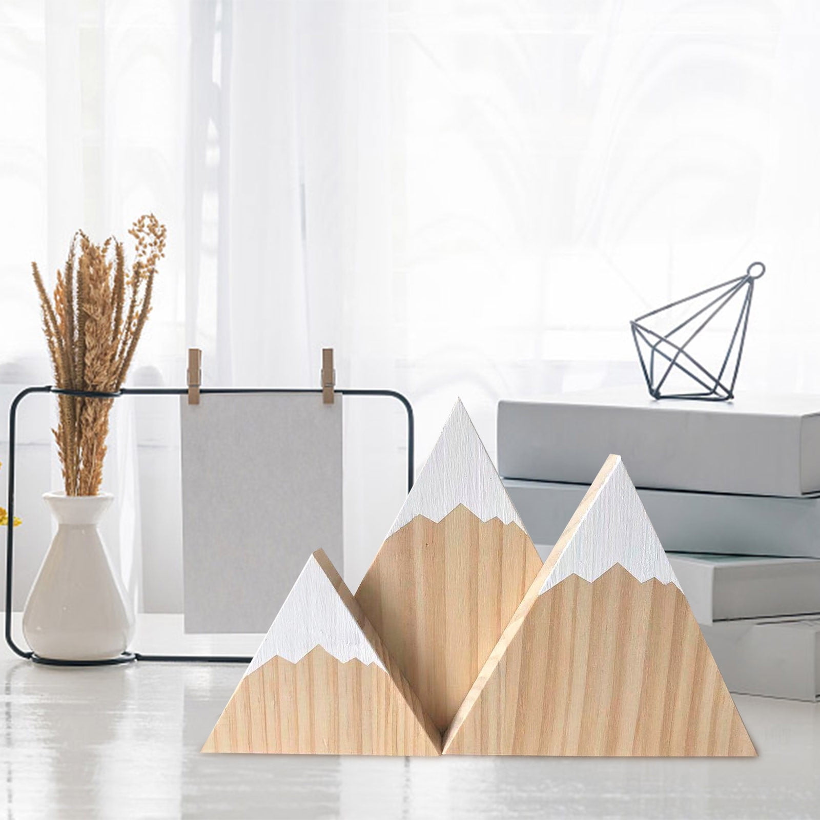 置物 WINTER MOUNTAINS Alpine Utah in winter with houses against snowy mountain and