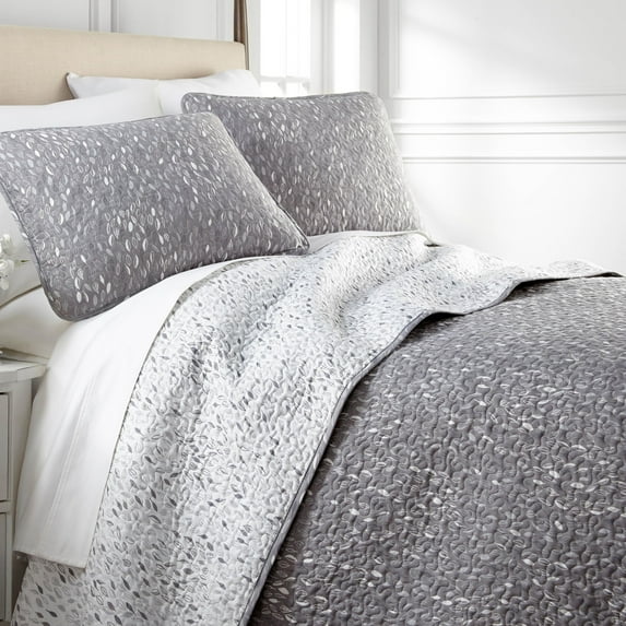 Botanical Leaves Reversible Quilt Set by SouthShore Fine Linens