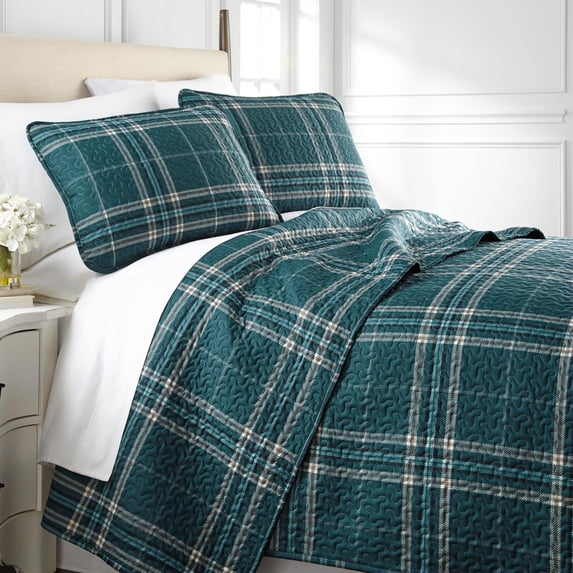 Vilano Plaid Printed Quilt Set by SouthShore Fine Linens