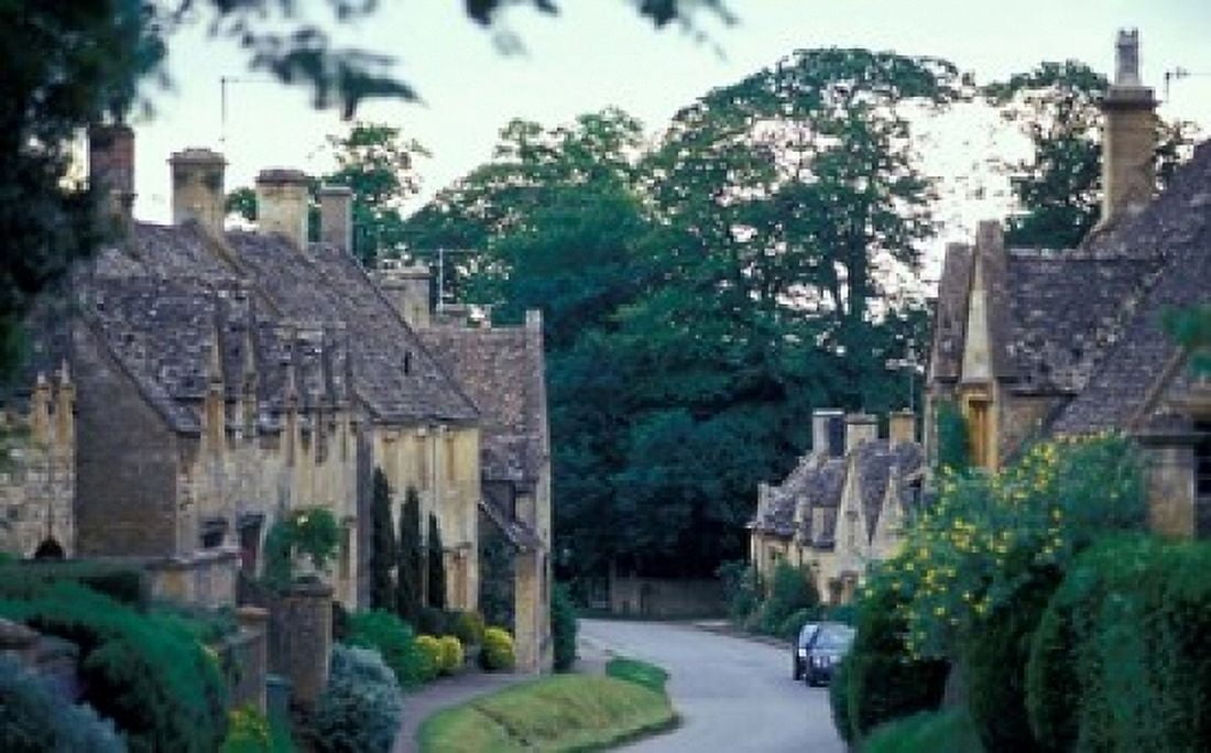 Village of Stanton Cotswolds Gloucestershire England Canvas Art - Nik Wheeler DanitaDelimont (24 x 15)