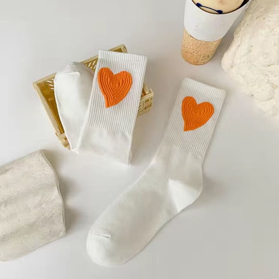 Viluyesy Womens Crew Socks, Comfort Non Slip Breathable Cotton Fashion Hearts Mid-Tube Socks White