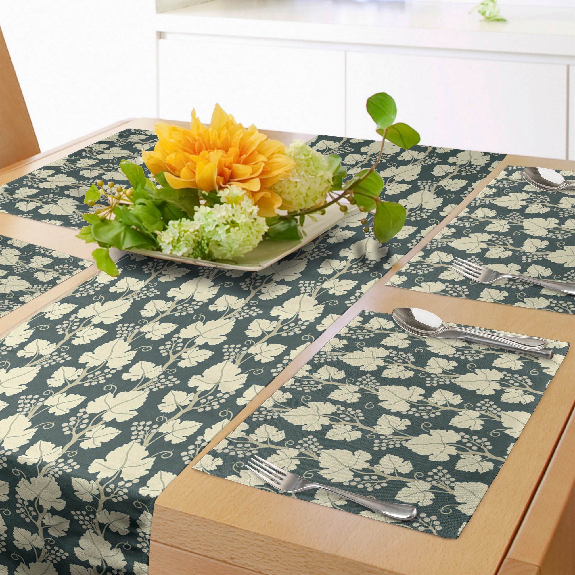 Vineyard Table Runner & Placemats, Ornate Lattice Pattern Floral Style Agriculture Theme