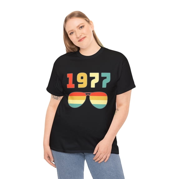 Vintage 1977 T Shirts for Women Retro Funny 1977 Birthday Womens Plus Size Tops