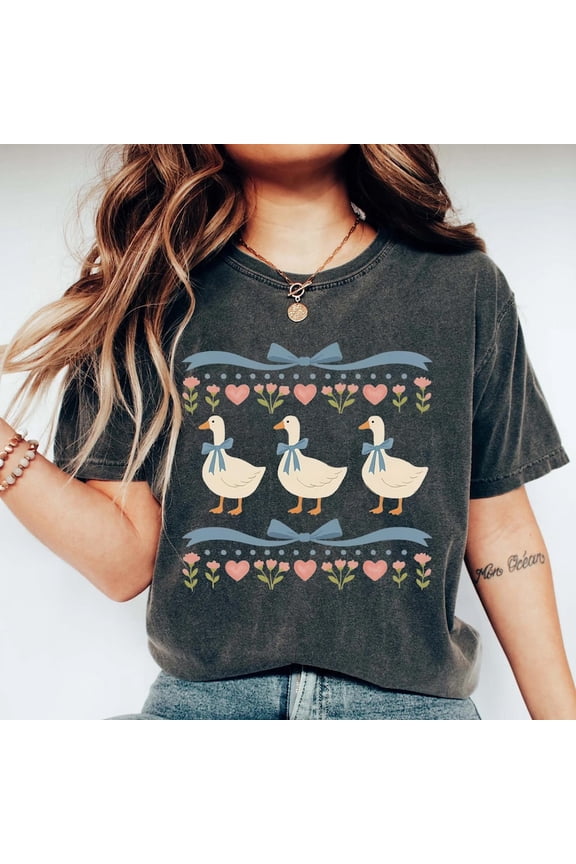 Vintage 80s Goose Shirt, Funny Blue Ribbon Goose Tee, Retro Goose Graphic Shirt, Cute Farm Animal Tee, Cottagecore Gift Tee