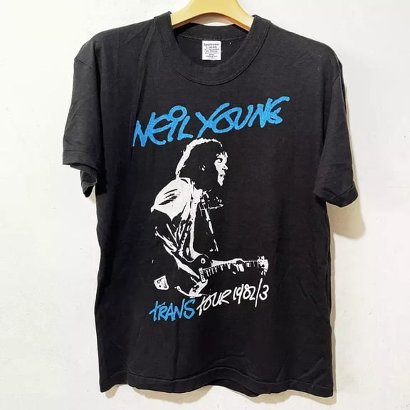 Vintage 80s N3!l Y0ung T-Shirt, Classic Rock Retro Tee for Fans