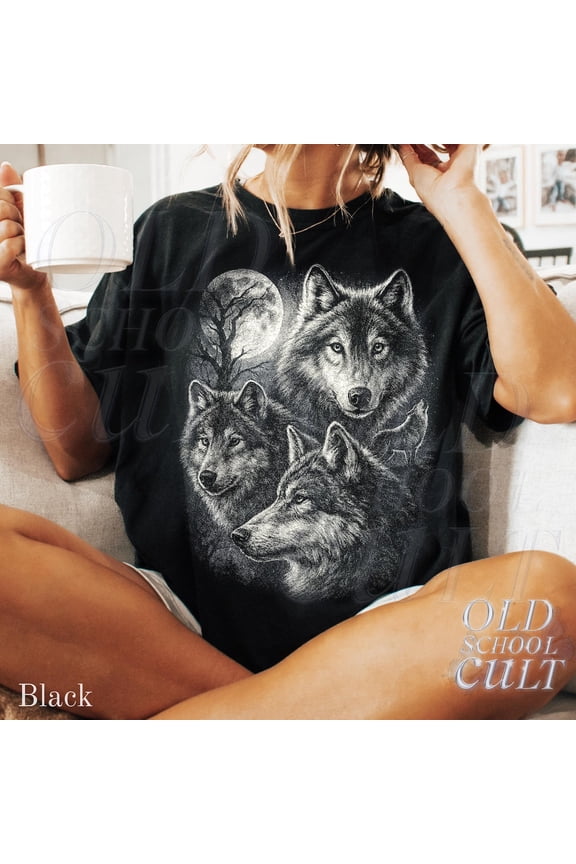 Vintage 90s Wolf Graphic T Shirt, Grunge Retro Wolf Tee, Howling Moon Wolf Shirt, Y2K Gothic Wolf Gift