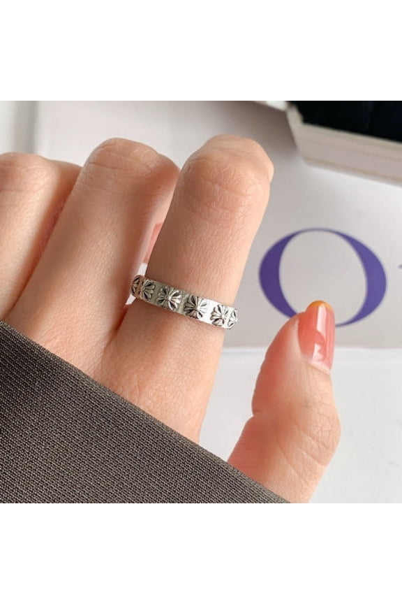 Vintage Adjustable Daisy Ring: Thai Silver Geometric Floral Jewelry for Women