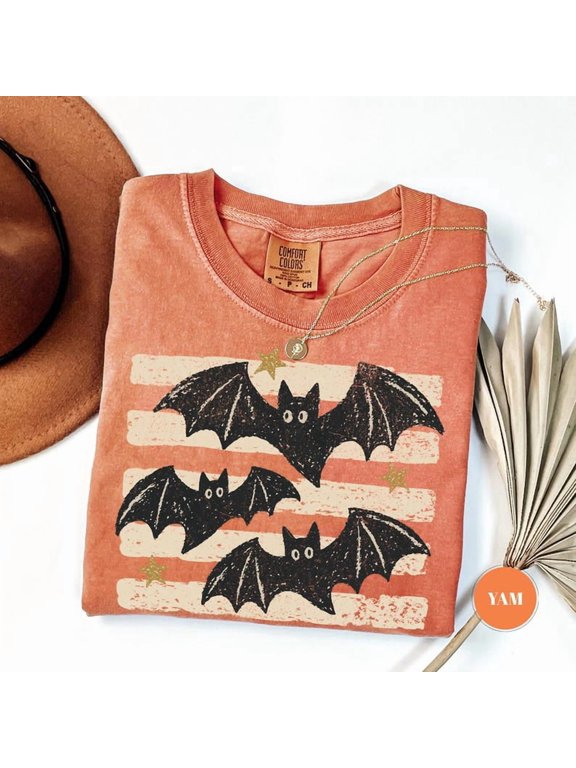 Vintage Bat Halloween T-Shirt, Retro Spooky Season Tee, Boho Witchy Goth Apparel, Cute Oversized Cottagecore Gift