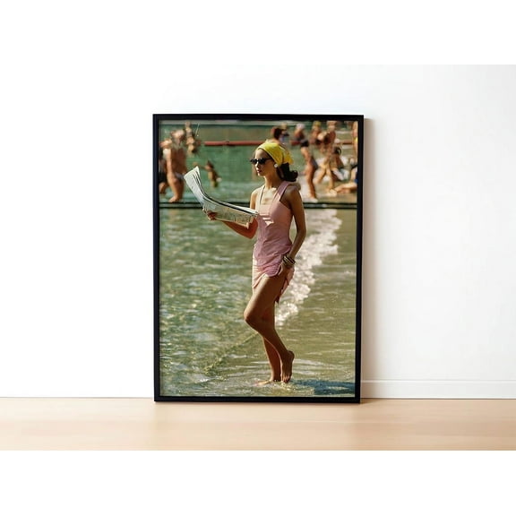 Vintage Beach Woman Reading Newspaper By The Sea, Retro Summer Wall Art For Living Room, Bedroom, Or Beach House, Chic Coastal Decor Wall Art, Modern Wall Decor, 16x24 UNFRAMED