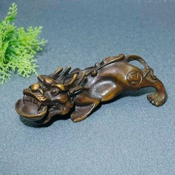 Vintage Brass Pixiu Figurine with Yuanbao Feng Shui Wealth Decoration Chinese Mythical Animal Ornament for Home or Office
